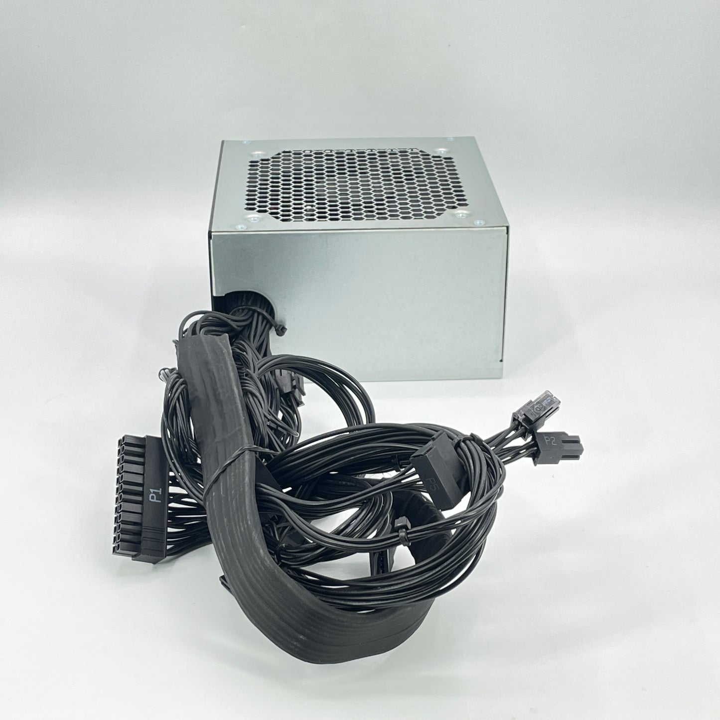 Cooler Master PCL003 M31065-004 80 Plus Gold 600W Fully Modular Switching Power Supply