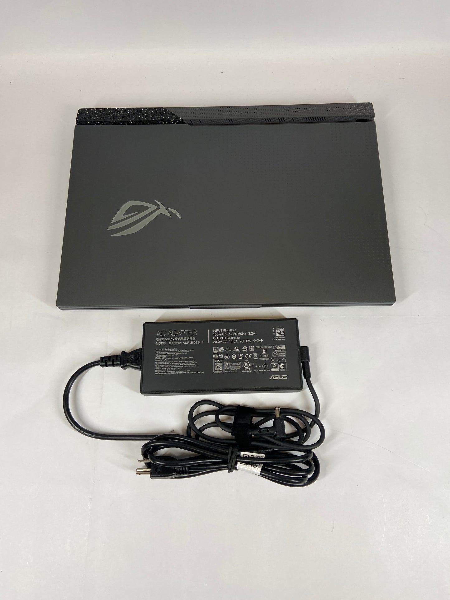 ASUS ROG Strix G7139U 17" AMD RYZEN 9 7940 HX 2.4GHz 16GB RAM 1TB SSD RTX 4050