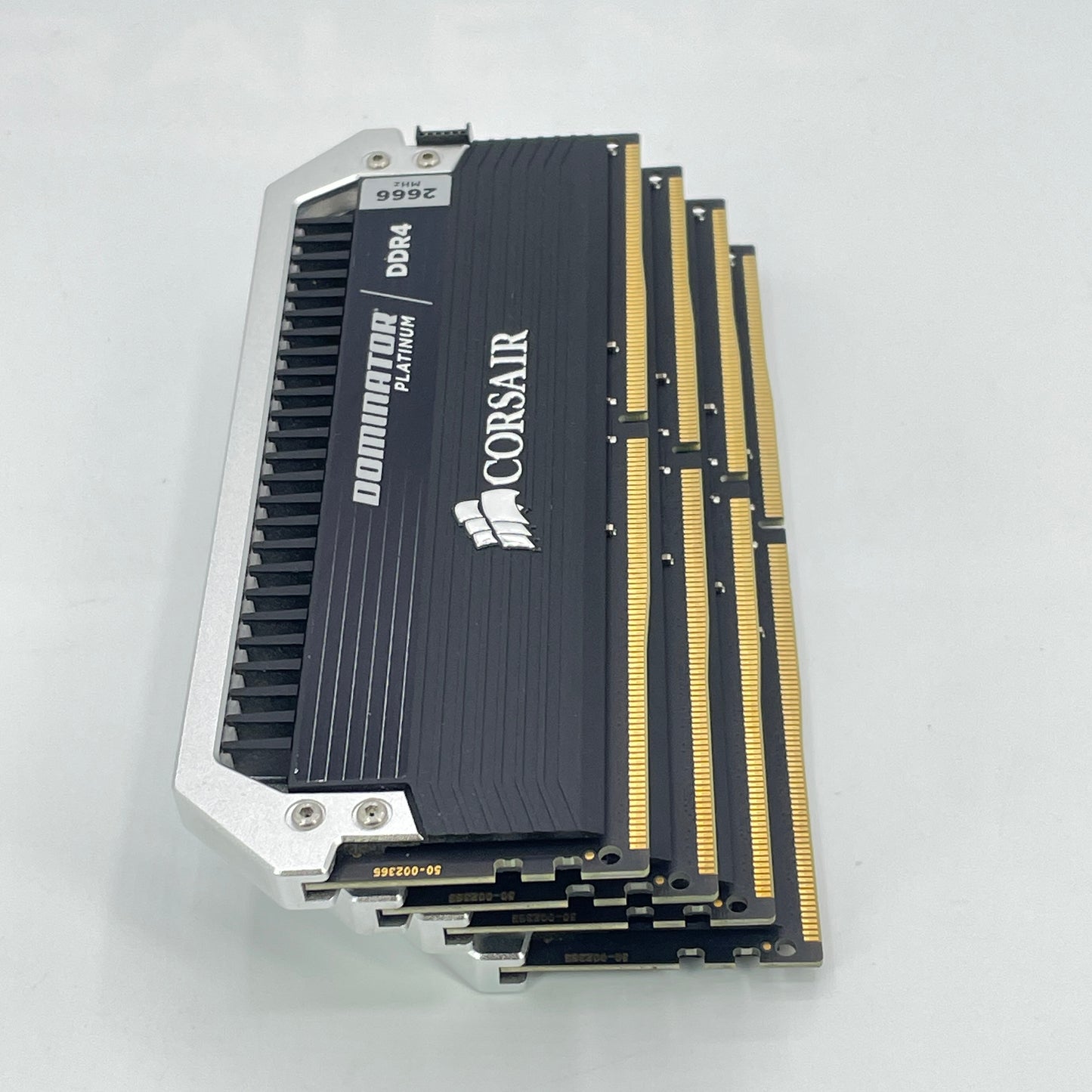 Corsair Dominator Platinum 32GB (4x8GB) RAM DDR4 2666MHz CMD32GX4M4A2666C15