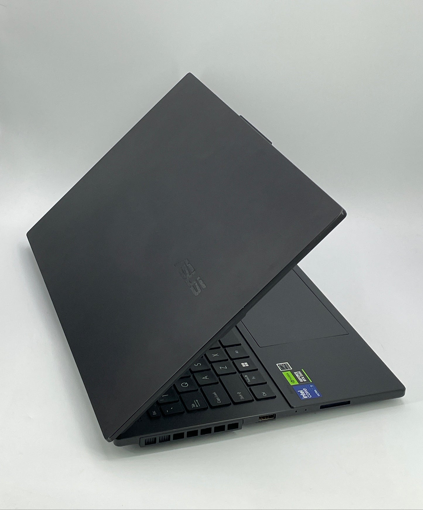 Asus Vivobook Pro15 Q553M 15.6" Core Ultra 7 155H 3.8GHz 16GB 1TB GeForce RTX 3050 Read