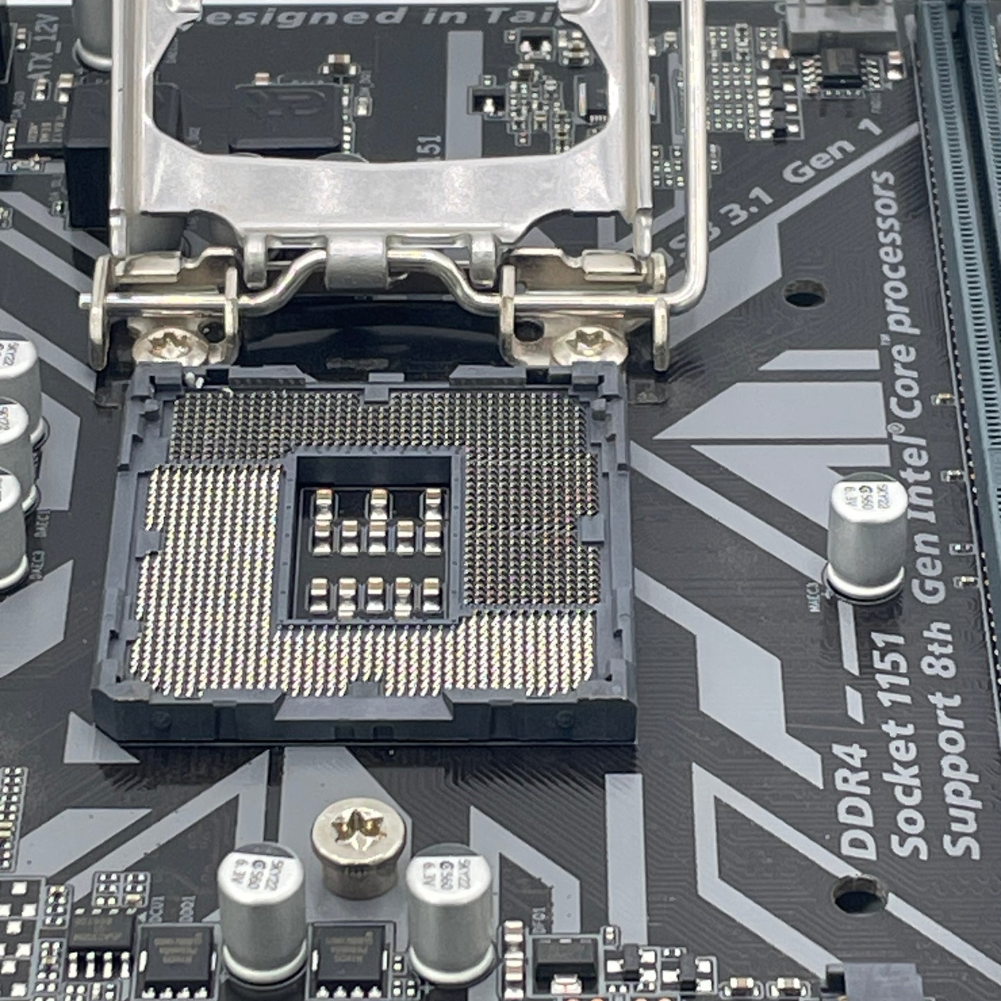 Gigabyte H310A M LGA 1151 Intel Core i3-9100 04 Cores 3.40GHz microATX