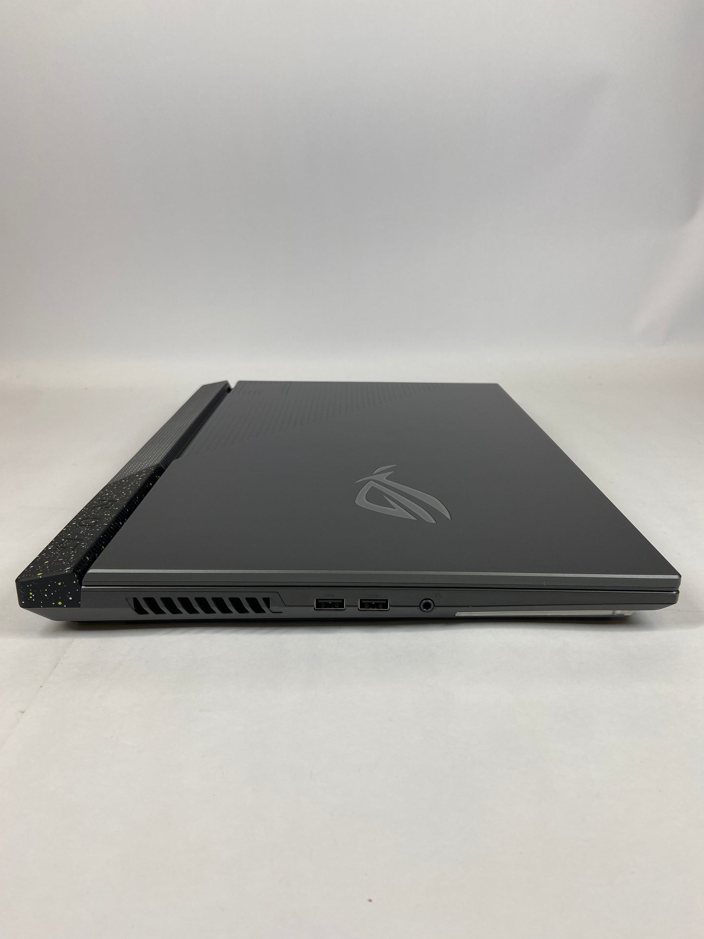 ASUS ROG Strix G7139U 17" AMD RYZEN 9 7940 HX 2.4GHz 16GB RAM 1TB SSD  RTX 4050