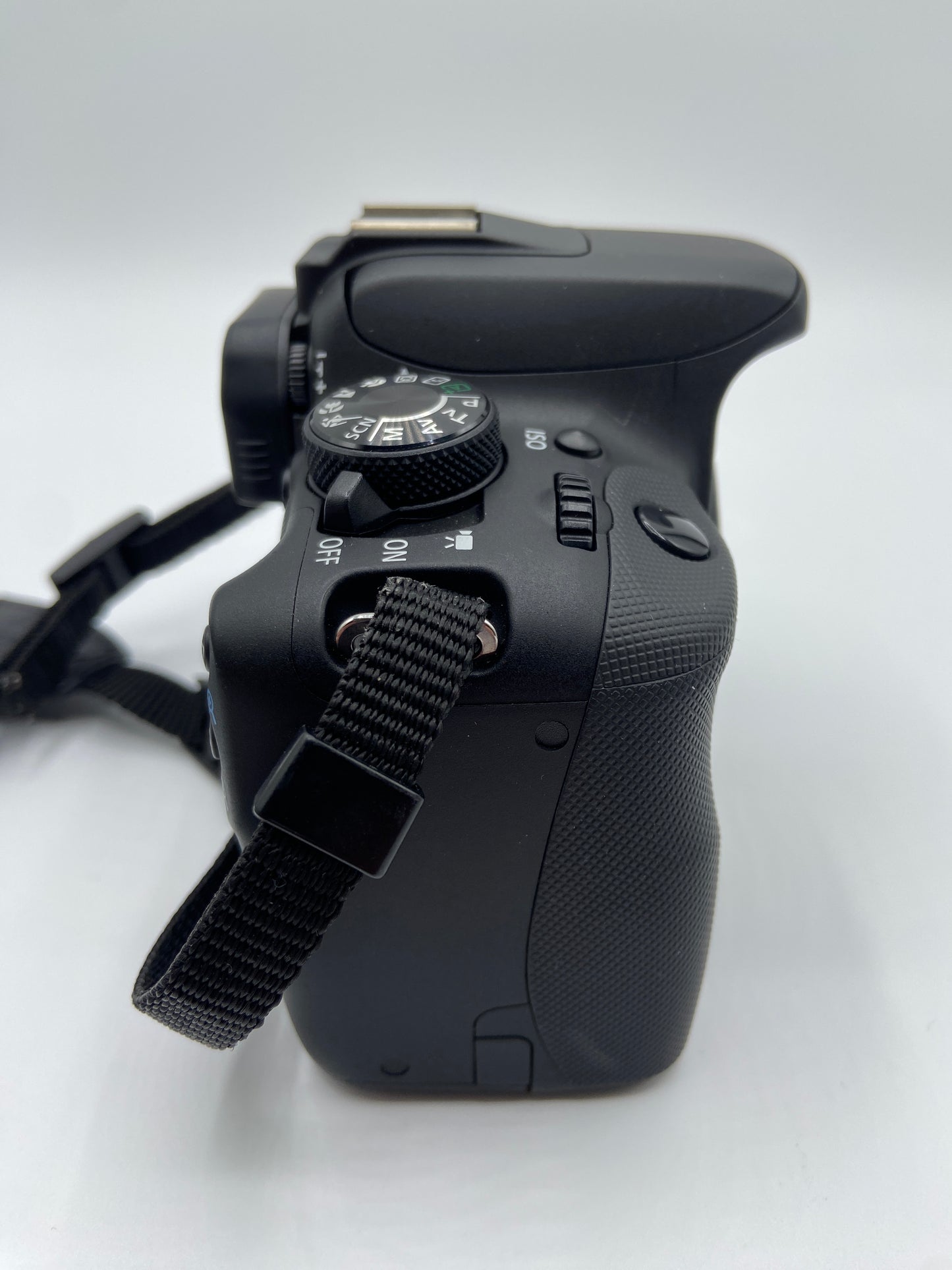 Canon EOS Rebel SL1 18.0MP Digital SLR DSLR Camera Body Only