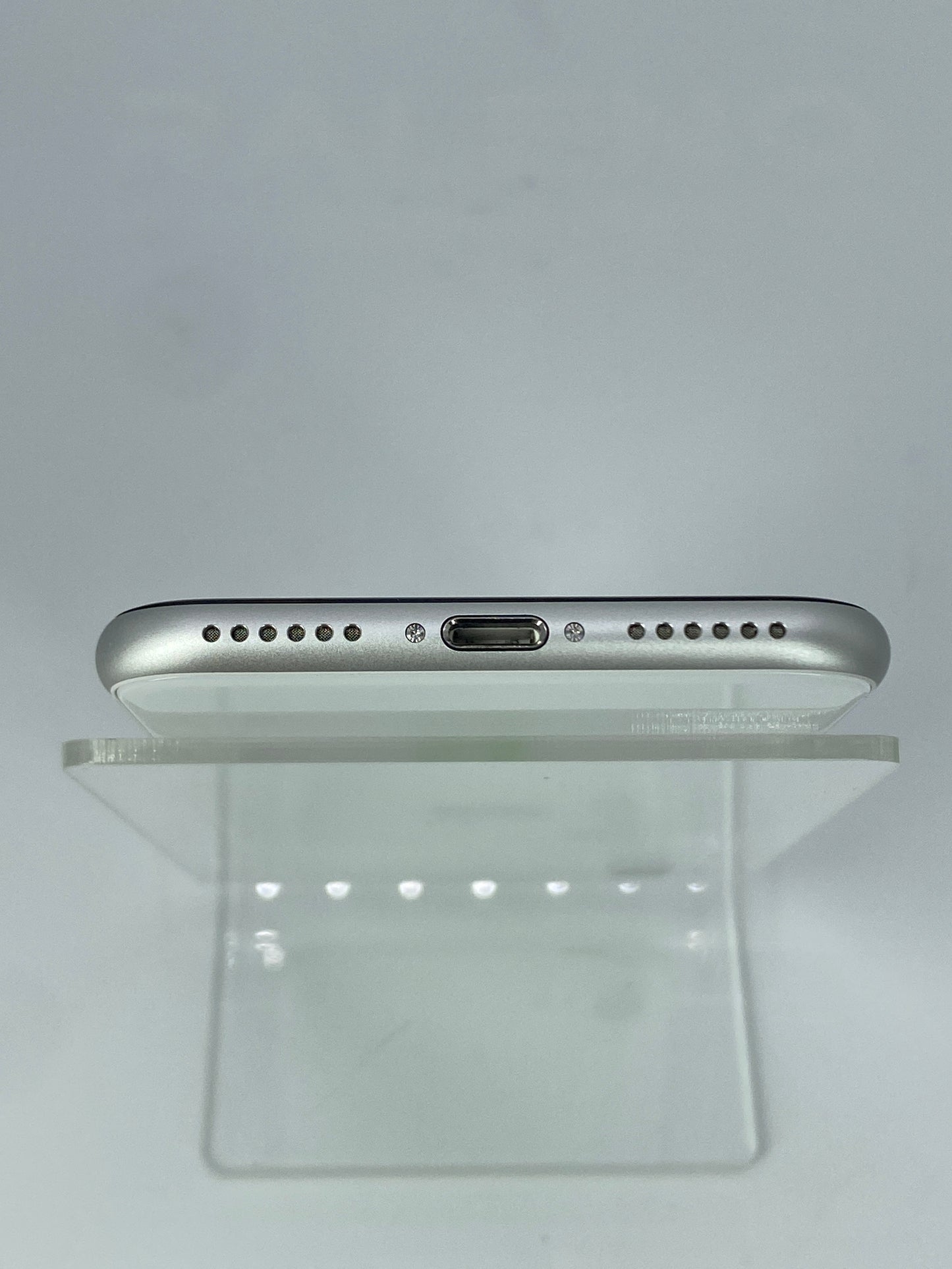 Unlocked Apple iPhone SE 2nd Gen 64GB White MX9L2LL/A