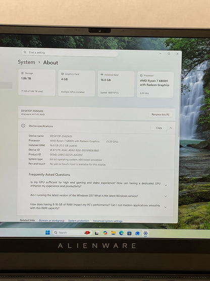 Alienware M17 R5 17.3" AMD Ryzen 7 6800H 3.2GHz 16GB RAM 2TB GeForce RTX 3050 Ti