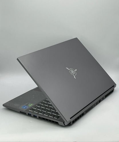 Skytech Gaming LUMI 15.6" i5-12450H 2.4GHz 16GB RAM 1TB SSD GeForce RTX 3050