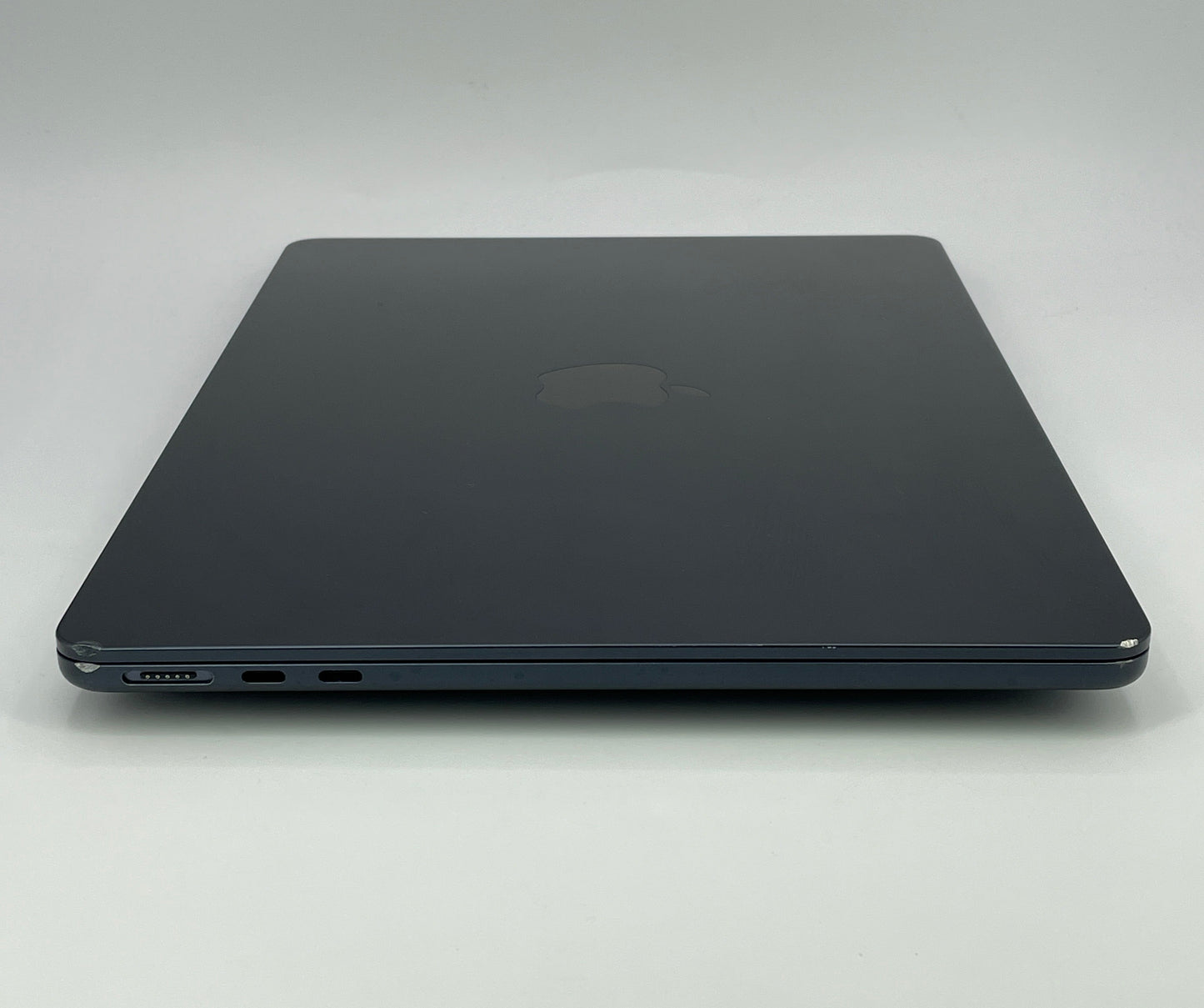 2022 Apple MacBook Air 13.6" M2 8C GPU 3.5GHz 8GB RAM 256GB SSD A2681