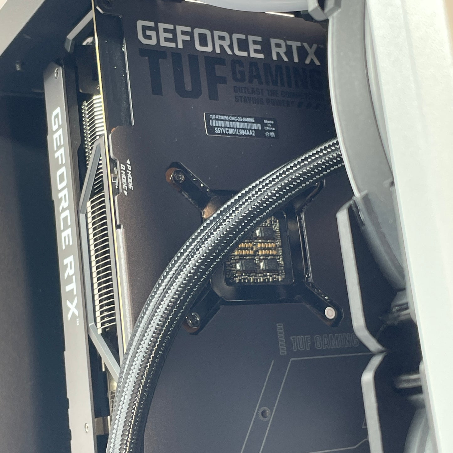 CyberPower C-Series i9-14900KF 3.20GHz 64GB RAM 2TB SSD ASUS GeForce RTX 4090