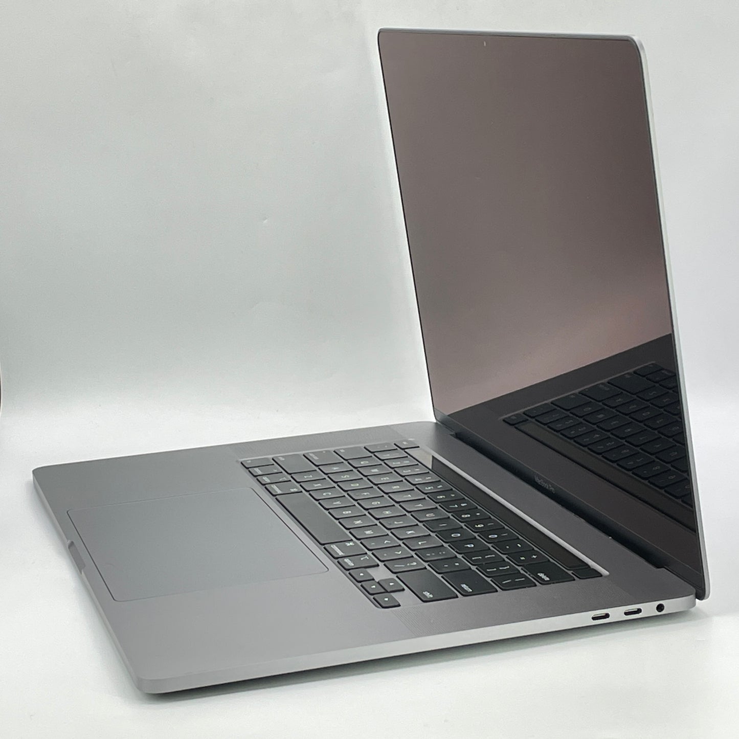 2019 Apple MacBook Pro 16" i9 2.3GHz 16GB RAM 1TB SSD Silver A2141