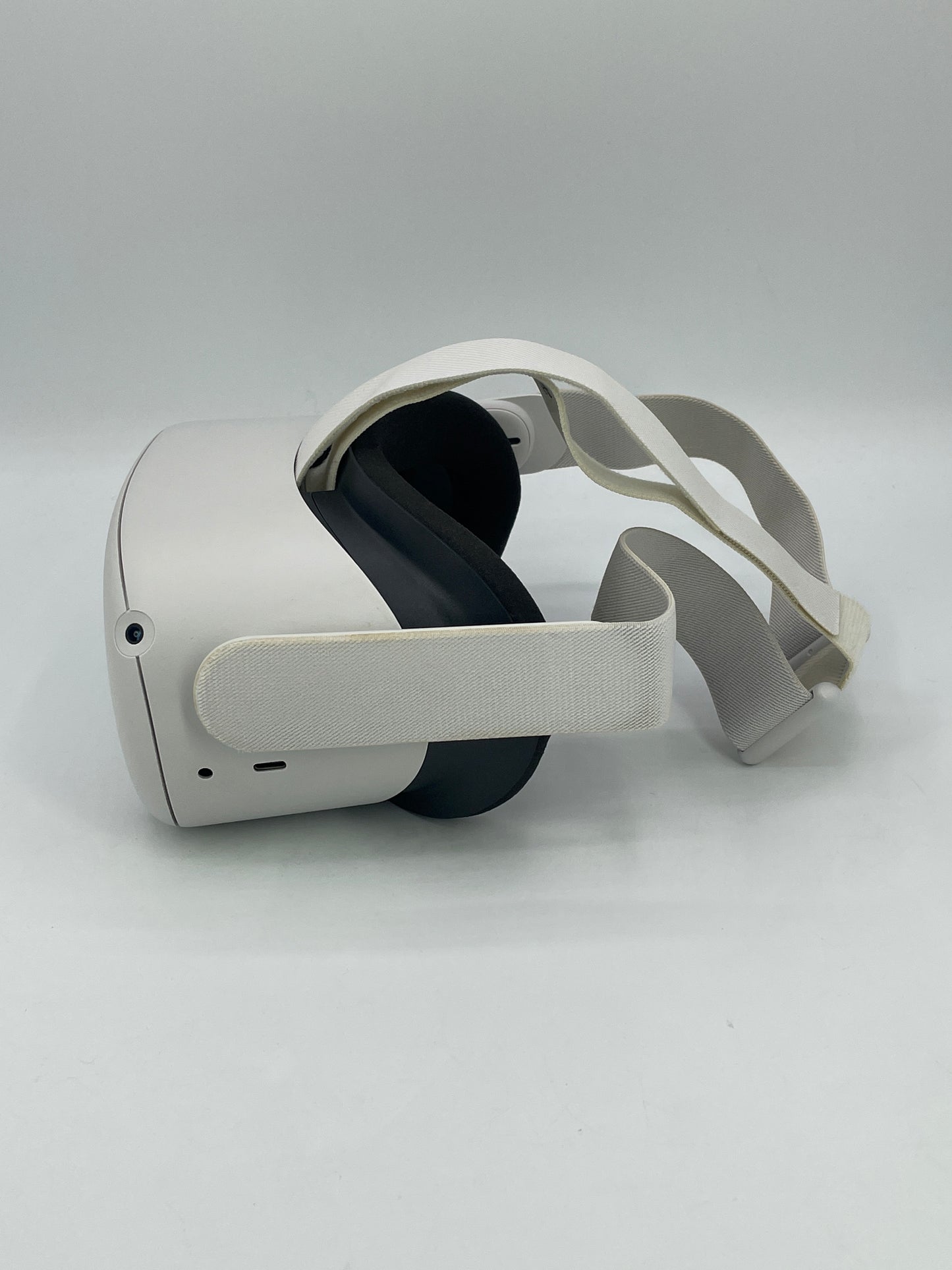 Meta Quest 2 128GB Standalone All-in-One VR Headset KW49CM