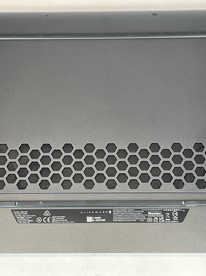 Alienware M17 R5 17.3" AMD Ryzen 7 6800H 3.2GHz 16GB RAM 2TB GeForce RTX 3050 Ti