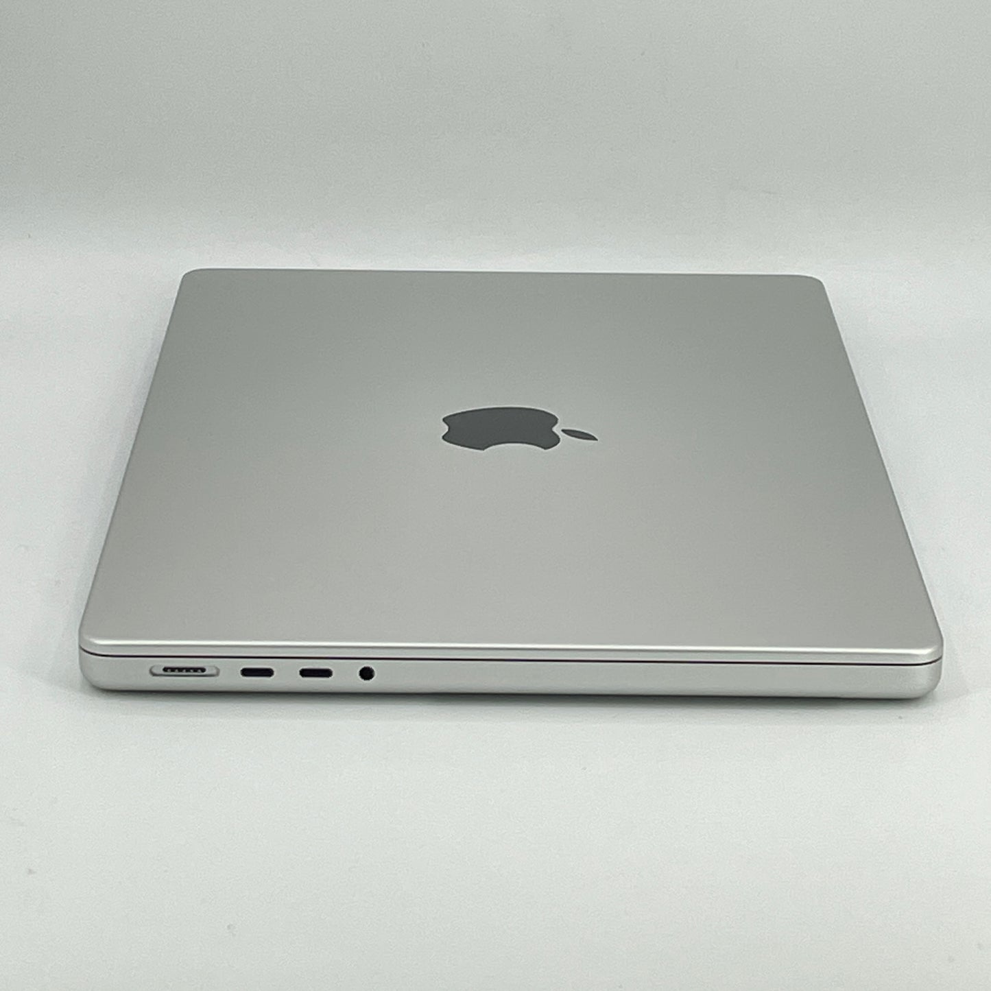 2021 Apple MacBook Pro 14" M1 Pro 14C GPU 3.2GHz 16GB RAM 512GB SSD MKGR3LL/A