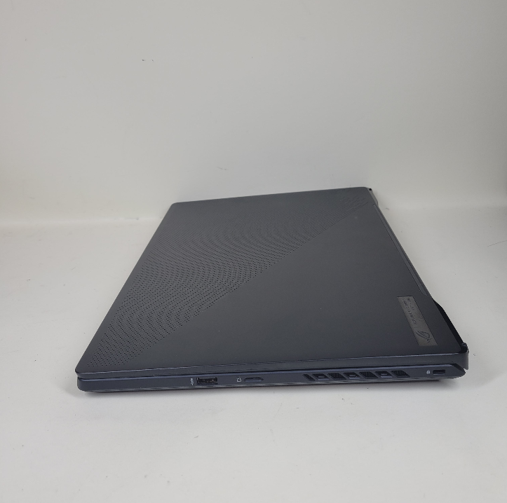 ASUS ROG Zephyrus G16 GU603H 16" i7-11800H 2.3GHz 16GB RAM 512GB RTX 3050 Ti