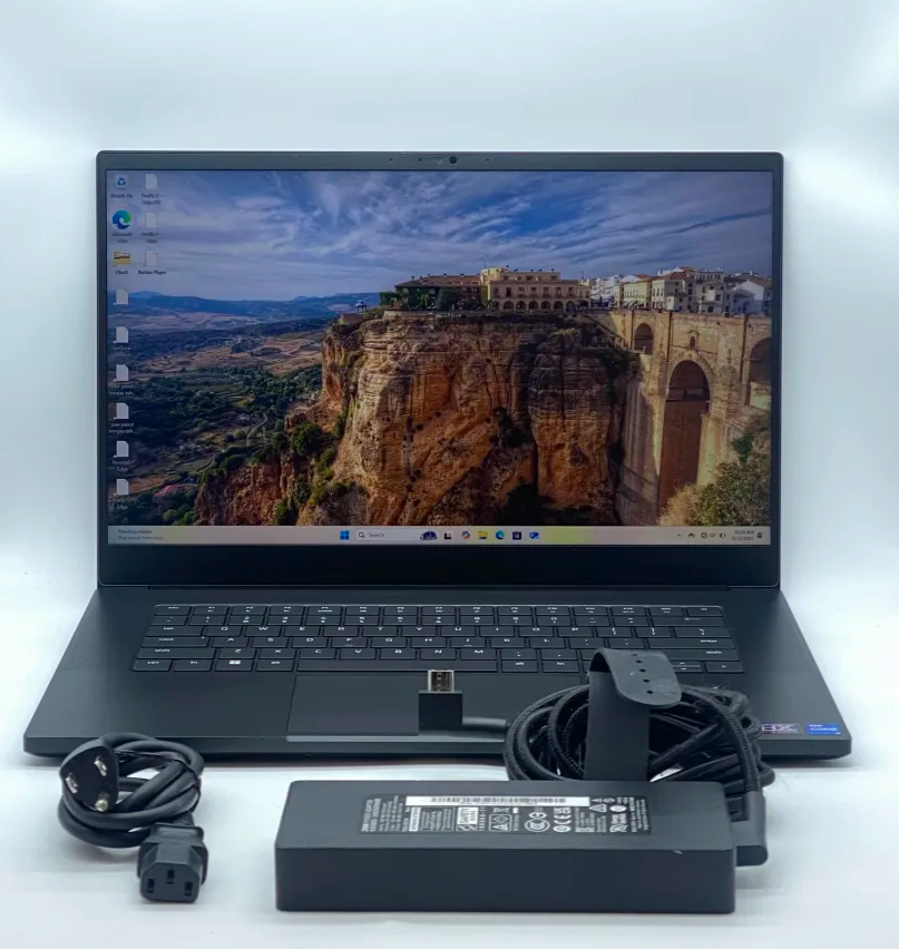 Razer Blade 15 RZ09-0421 15.6" i7-12800H 2.4GHz 32GB RAM 1TB SSD RTX 3080 Ti